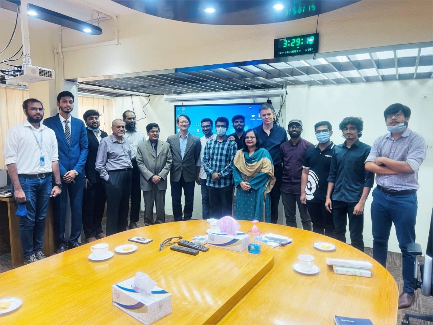 Team Enigma Systems in a group photo, 4 November 2021