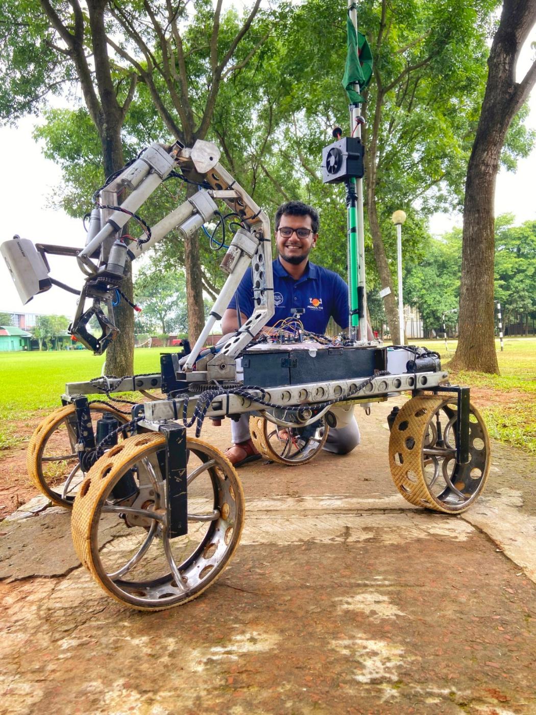 The BRACU Mongol Tori Mars rover and its robotic arm