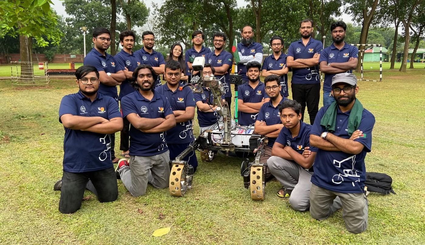 The BRACU Mongol Tori team with the rover, University Rover Challenge 2021 season